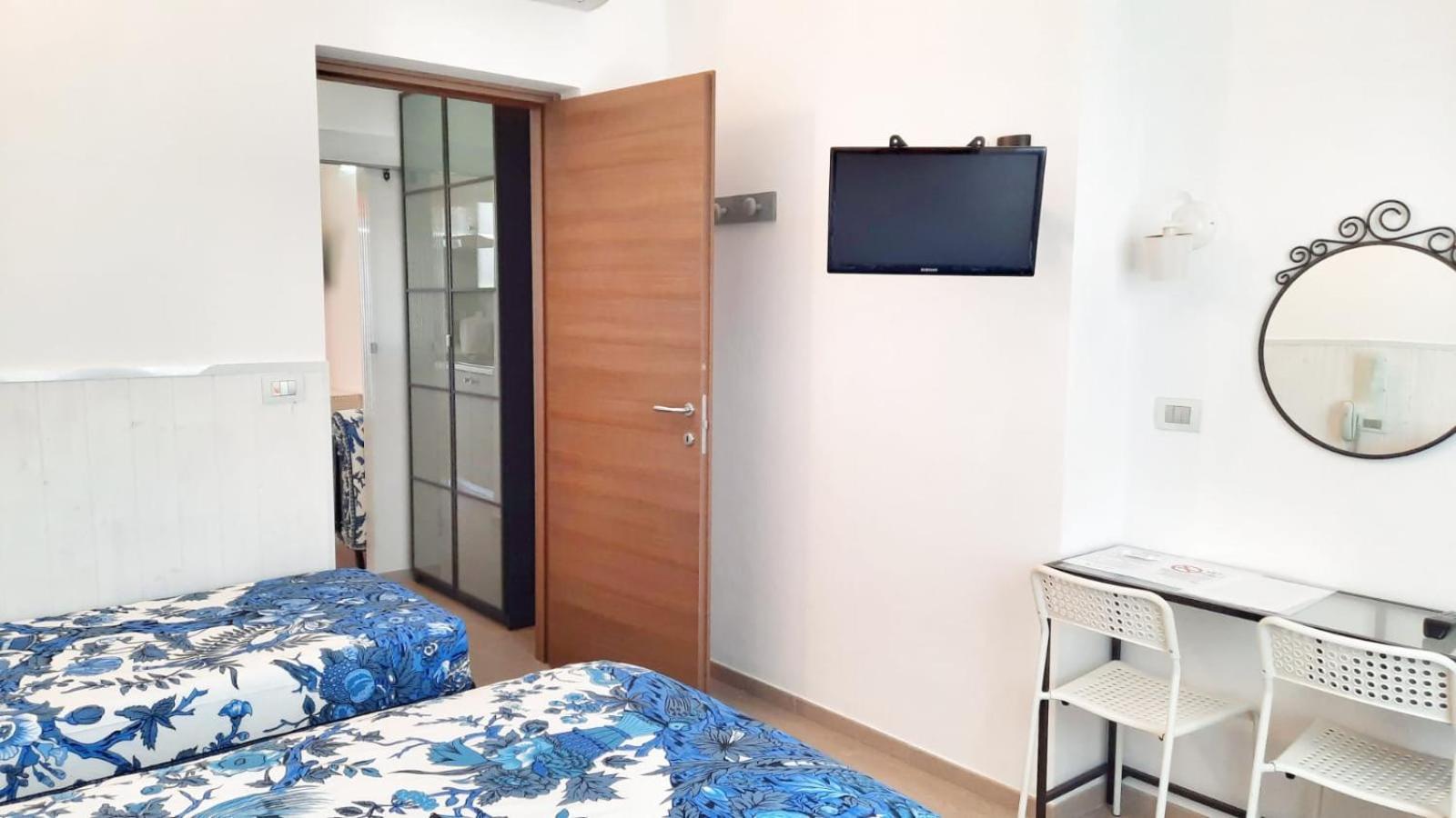 Residence Argentina R.T.A. Spotorno Room photo